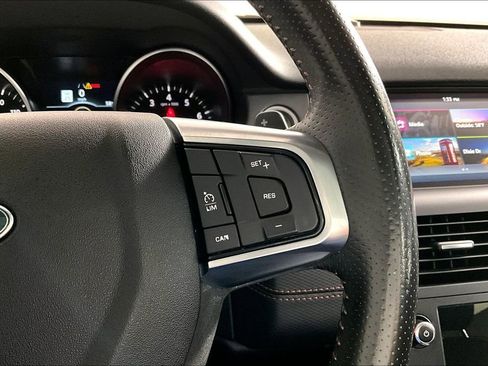 Used 2018 Land Rover Discovery Sport HSE image 19