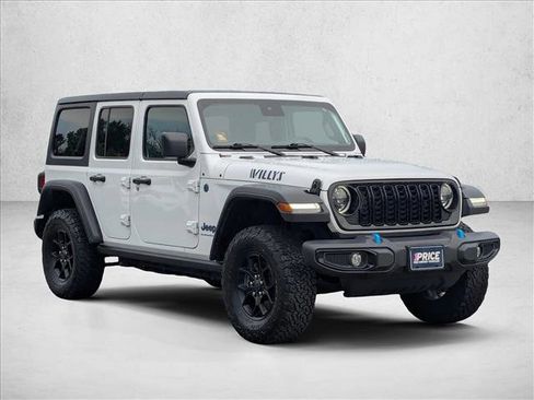 Used 2024 Jeep Wrangler Willys image 7