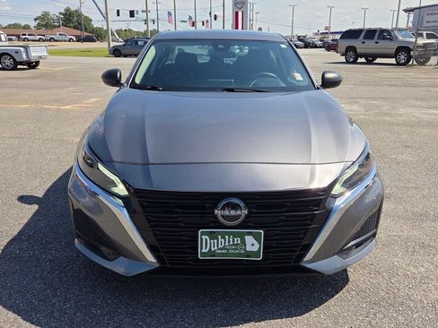 Used 2024 Nissan Altima 2.5 SV FWD image 15