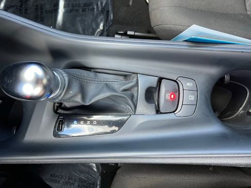 Used 2020 Toyota C-HR LE image 29