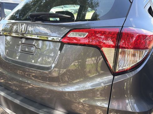 Used 2022 Honda HR-V LX image 10