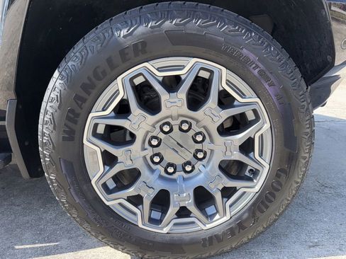 Used 2025 GMC Hummer EV 3X AWD/4WD image 57