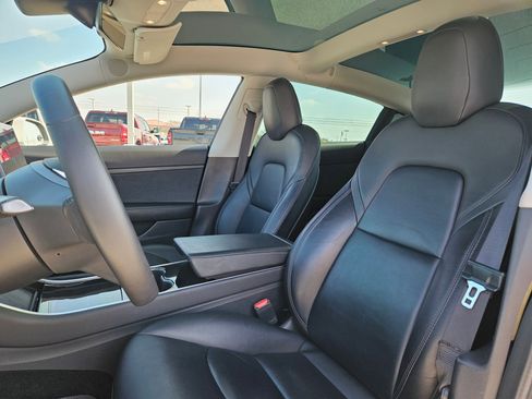 Used 2020 Tesla Model 3 Standard Range Plus image 13