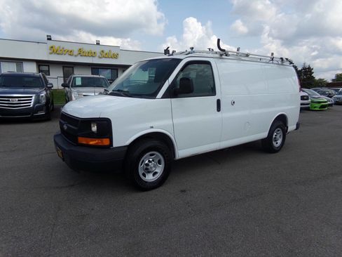 Used 2015 Chevrolet Express 2500 image 1