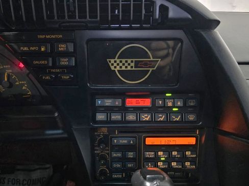 Used 1993 Chevrolet Corvette Coupe image 2