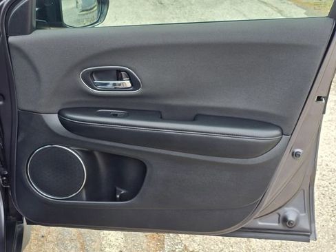 Used 2021 Honda HR-V EX image 16