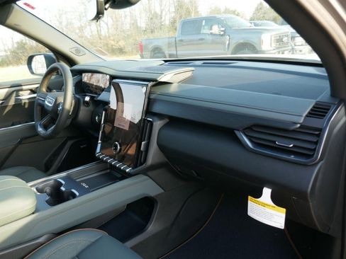 New 2026 GMC Acadia AT4 AWD/4WD image 11