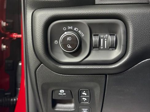 New 2026 RAM 1500 Laramie AWD/4WD image 10