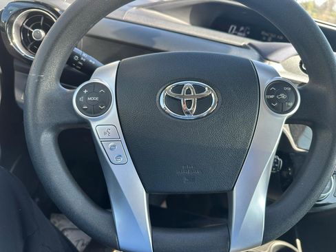 Used 2016 Toyota Prius C Two image 11