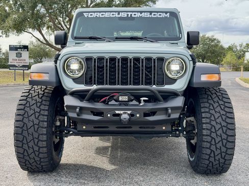 Used 2024 Jeep Wrangler Sport S image 10