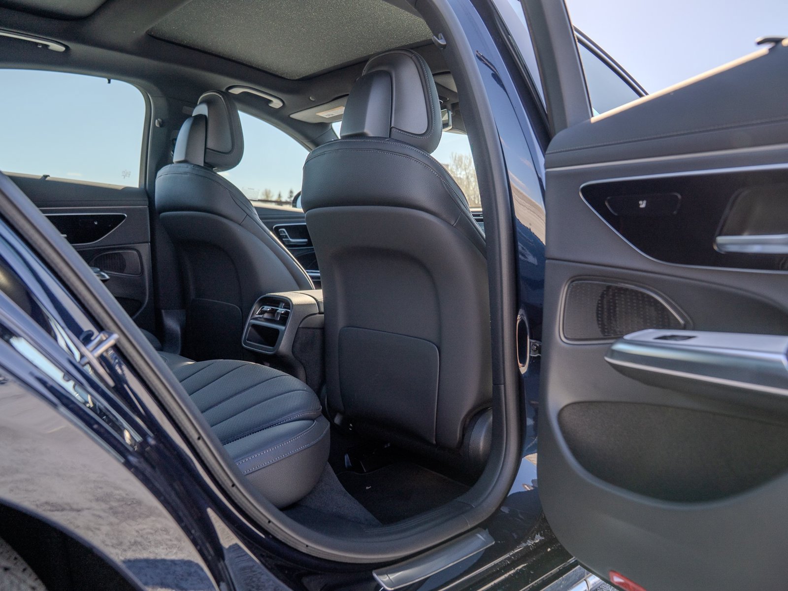 Used 2026 Mercedes-Benz E 350 4MATIC Sedan image 27