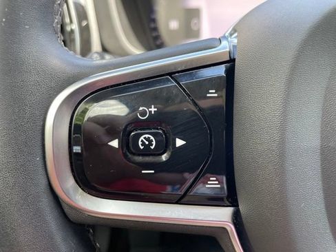 Used 2024 Volvo XC60 B5 Plus AWD/4WD image 19