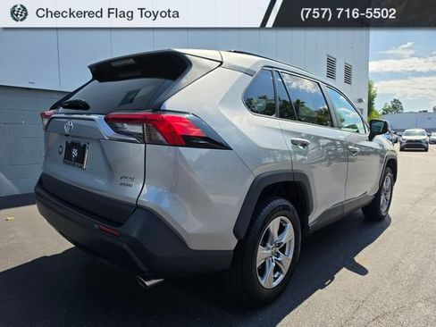 Used 2025 Toyota RAV4 XLE AWD/4WD image 5