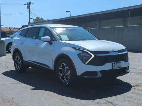 Certified 2023 Kia Sportage LX FWD image 3