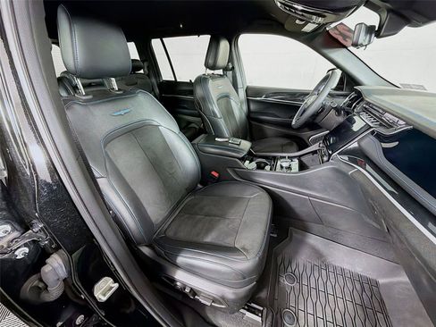 Used 2023 Jeep Grand Cherokee Trailhawk w/ Luxury Tech Group III AWD/4WD image 29