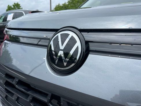 Used 2025 Volkswagen Tiguan S w/ 18" Wheel Package FWD image 10