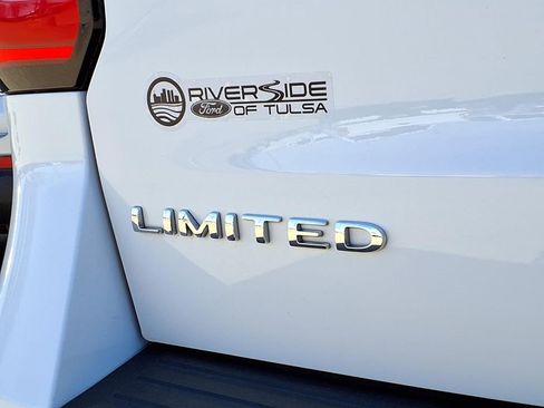 Used 2024 Ford Expedition Limited image 7