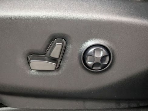 Used 2021 Chrysler Pacifica Touring-L w/ S Appearance Package image 13