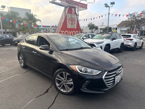 Used 2017 Hyundai Elantra Limited FWD image 2