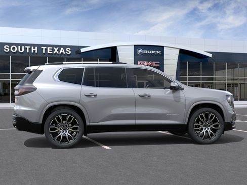 New 2026 GMC Acadia Denali Ultimate w/ LPO, Floor Liner Package FWD image 5