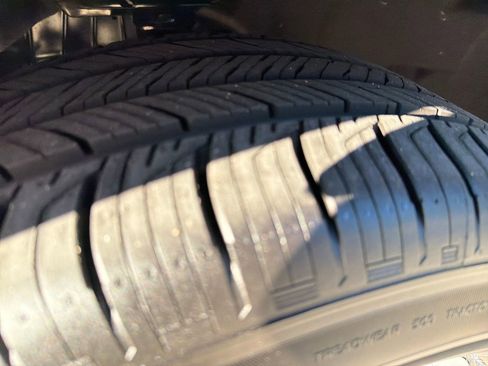 New 2025 Ford Explorer Active w/ Active Comfort Package image 27