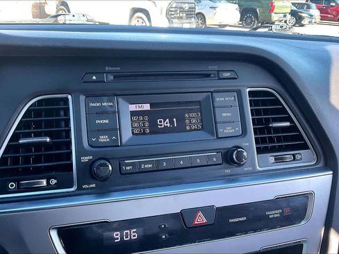 Used 2017 Hyundai Sonata SE image 26