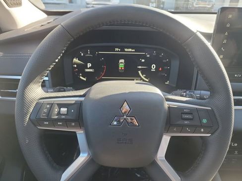 New 2026 Mitsubishi Outlander SE image 24