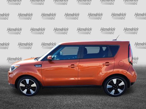 Used 2018 Kia Soul + image 6