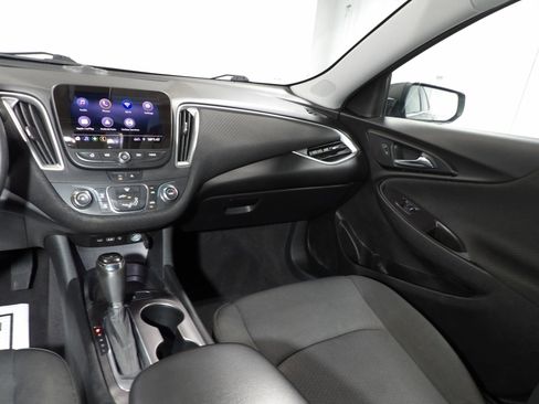Used 2020 Chevrolet Malibu LS image 10