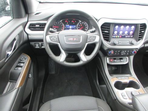 Used 2023 GMC Acadia SLE w/ Driver Convenience Package image 14