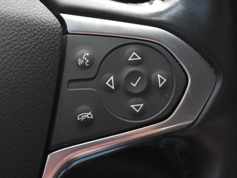 Used 2021 Chevrolet Traverse LT FWD image 23