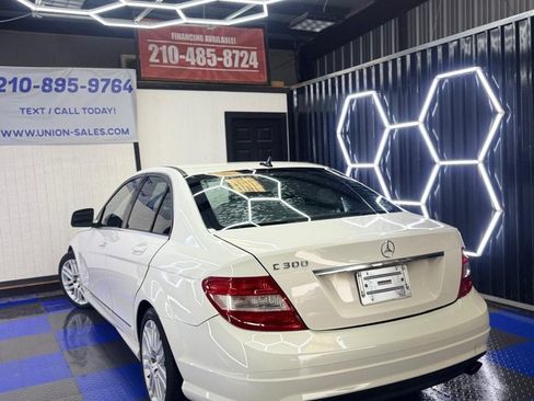 Used 2009 Mercedes-Benz C 300 Sedan image 16