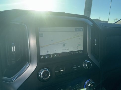 Used 2021 GMC Sierra 1500 SLT w/ SLT Premium Plus Package image 17