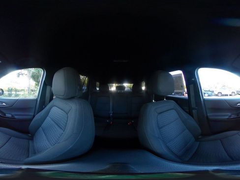 Used 2025 Chevrolet Equinox LT image 42