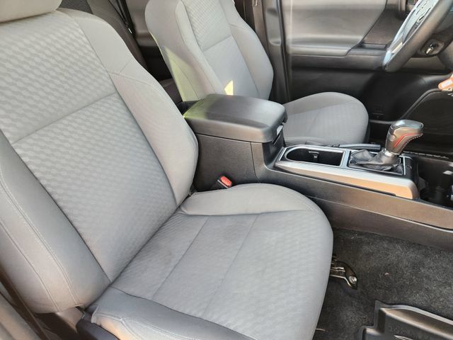 Used 2020 Toyota Tacoma SR5 w/ Technology Package AWD/4WD image 10