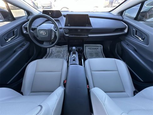 Used 2023 Toyota Prius XLE image 8