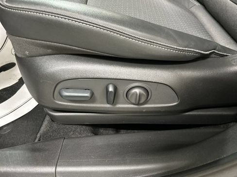 Certified 2023 Buick Encore GX Preferred w/ Cold Weather Comfort Package AWD/4WD image 10