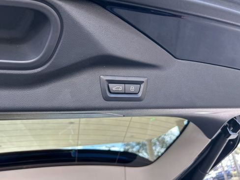 Used 2025 BMW X7 xDrive40i image 53