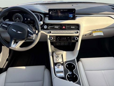Used 2025 Genesis G70 2.5T image 11
