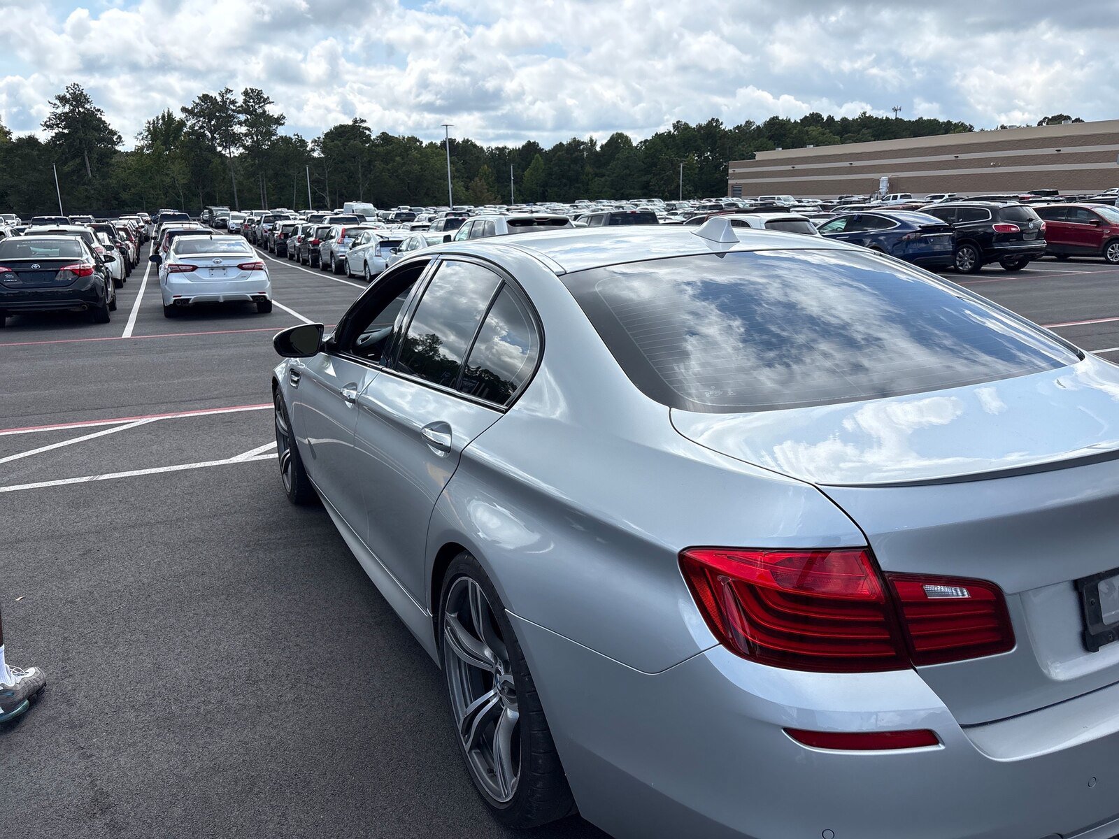Used 2016 BMW M5 RWD image 9