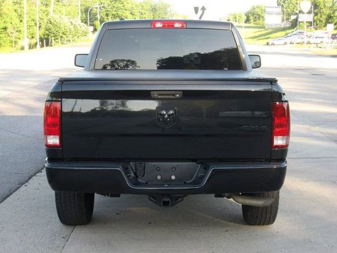 Used 2018 RAM 1500 Express w/ Black Ram 1500 Express Group AWD/4WD image 14