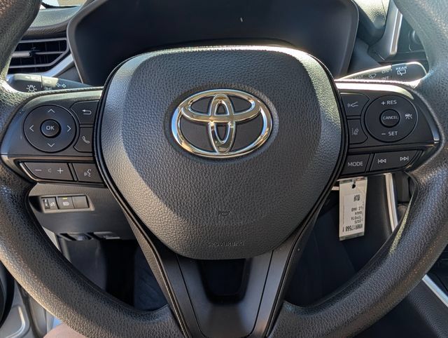 Used 2025 Toyota RAV4 LE AWD/4WD image 20