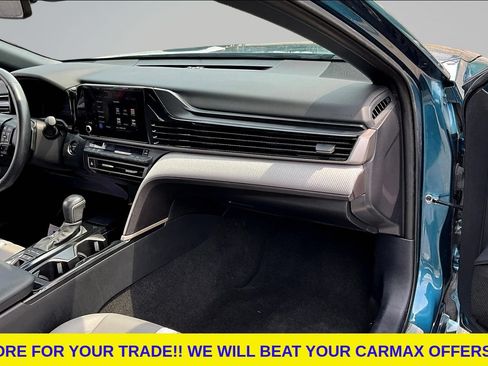 Used 2025 Toyota Camry SE FWD image 24