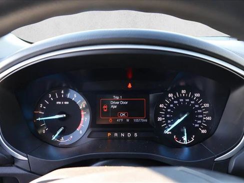 Used 2015 Ford Fusion SE image 15