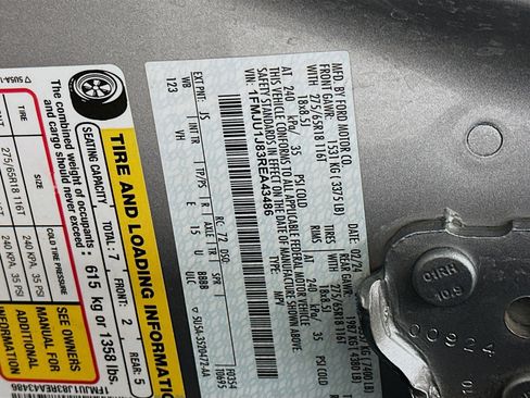 Used 2024 Ford Expedition XLT image 12