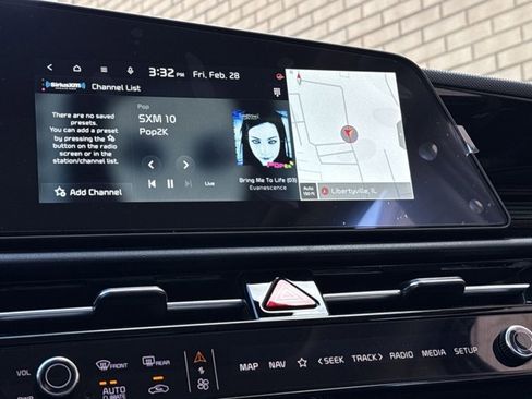 New 2025 Kia Niro SX Touring image 9