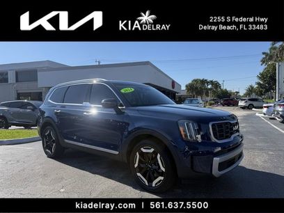 Used 2024 Kia Telluride S w/ S Sunroof Package