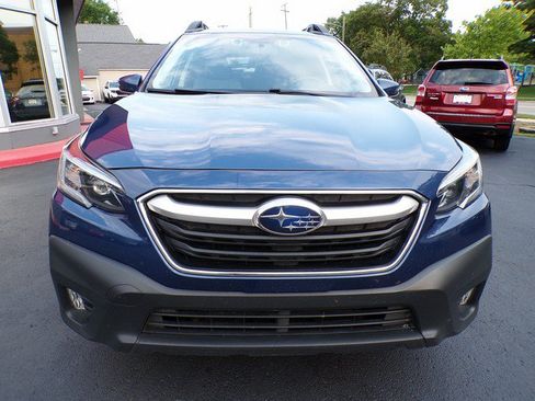 Used 2020 Subaru Outback Premium AWD/4WD image 2