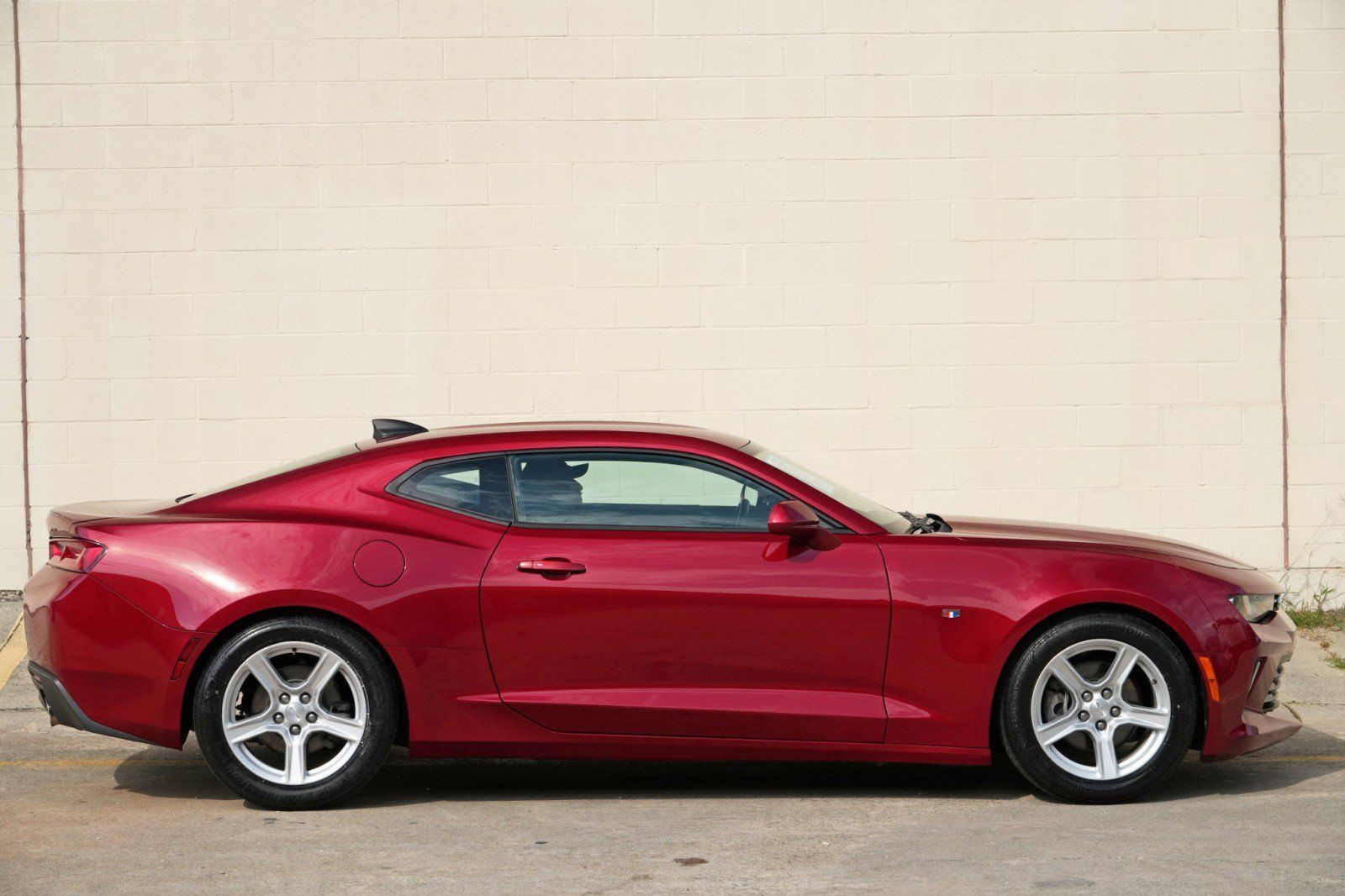 Used 2017 Chevrolet Camaro LT RWD image 41