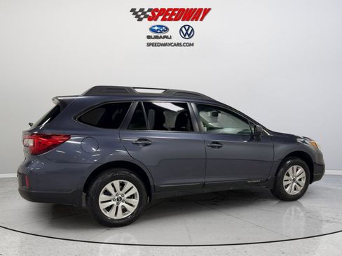 Used 2016 Subaru Outback 2.5i Premium image 11